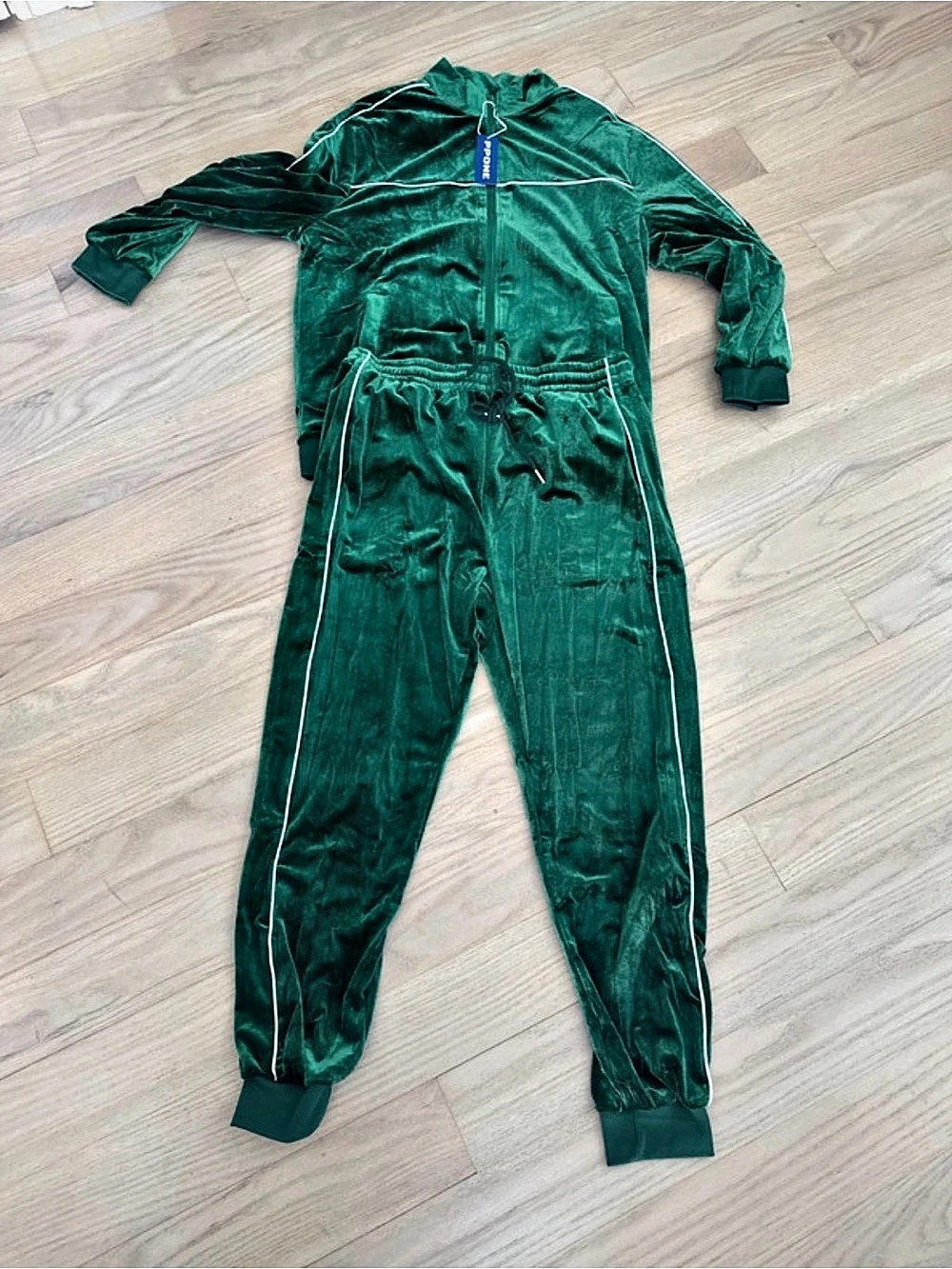 new men tracksuits size M